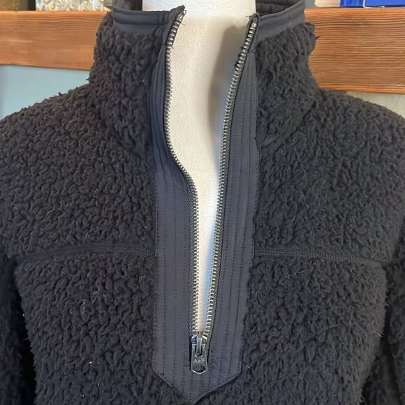 Abercrombie & Fitch Cozy Black Soft A&F Sherpa, size M - Picture 3 of 12